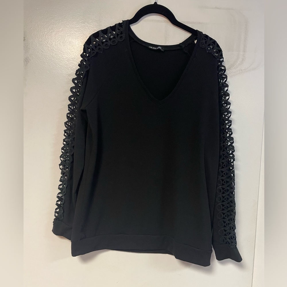 Milan Kiss Black Shirt.  Size Large.
